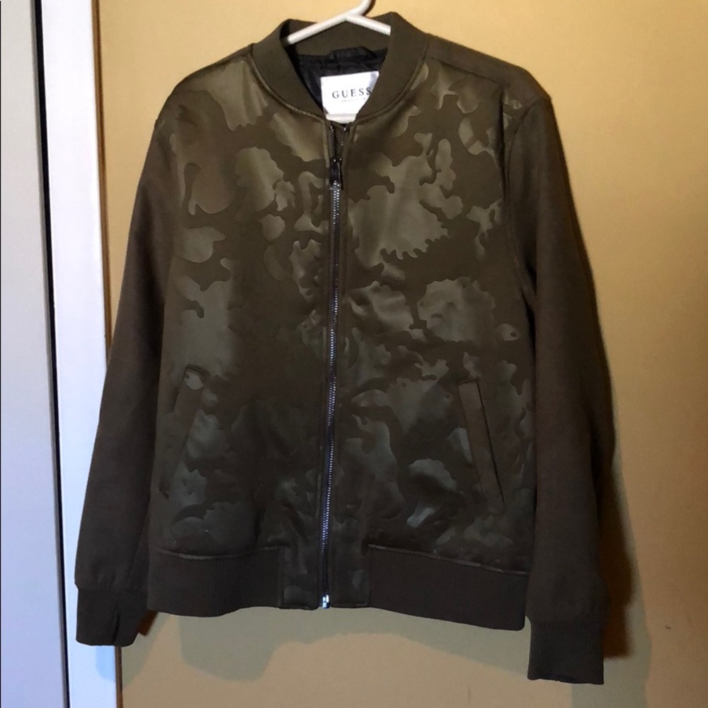 GUESS BOMBER JACKET CAMO